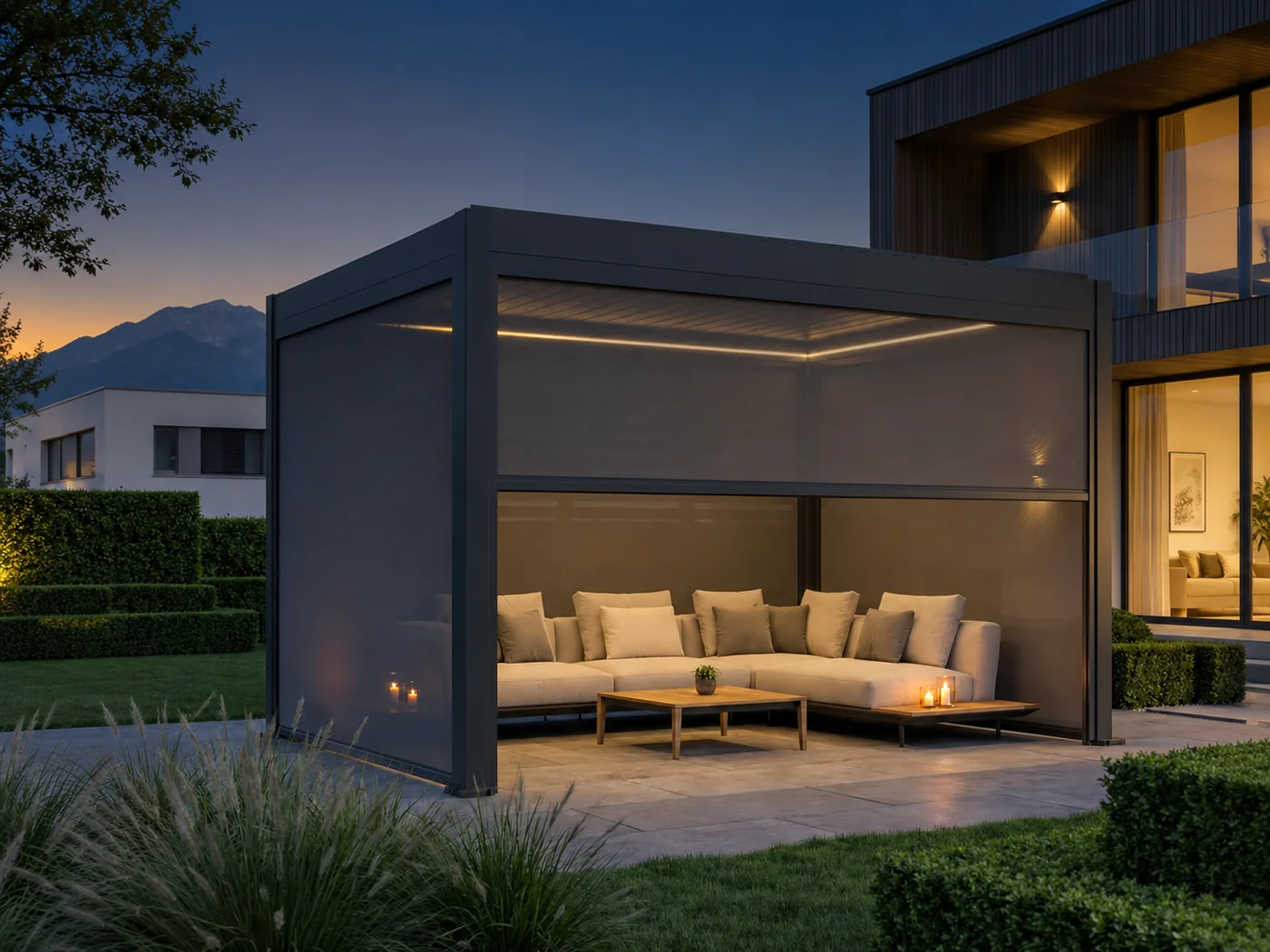 ZIP screen for pergola side shading